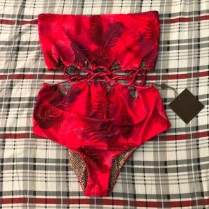 BNWT Large Acacia Mundaka in Psychadelic Leaf